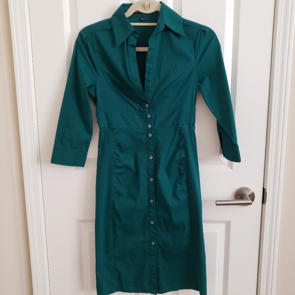 Express Design Studio Dresses in Green Emerald.